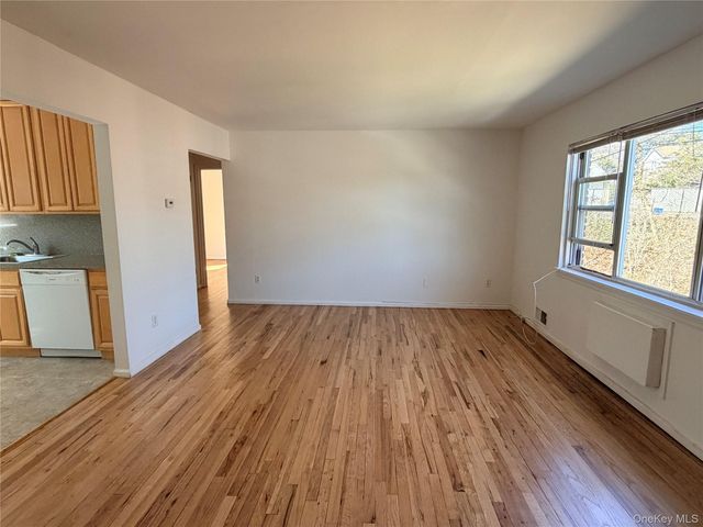 86 McLoughlin Street D, Glen Cove, NY 11542