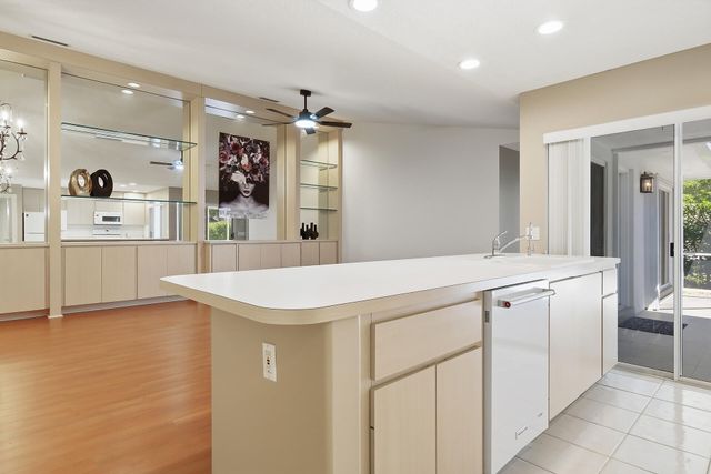 9502 Chapman Oak Court, Palm Beach Gardens, FL 33410