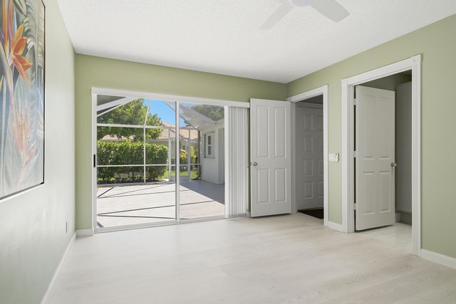 9502 Chapman Oak Court, Palm Beach Gardens, FL 33410