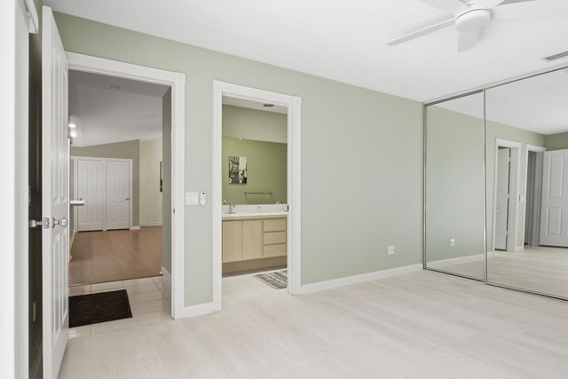 9502 Chapman Oak Court, Palm Beach Gardens, FL 33410