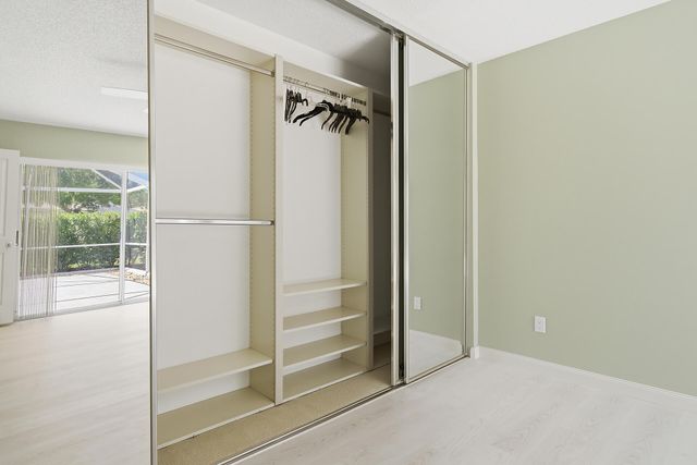 9502 Chapman Oak Court, Palm Beach Gardens, FL 33410