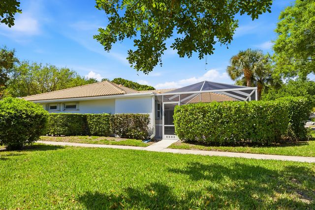 9502 Chapman Oak Court, Palm Beach Gardens, FL 33410