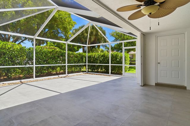 9502 Chapman Oak Court, Palm Beach Gardens, FL 33410