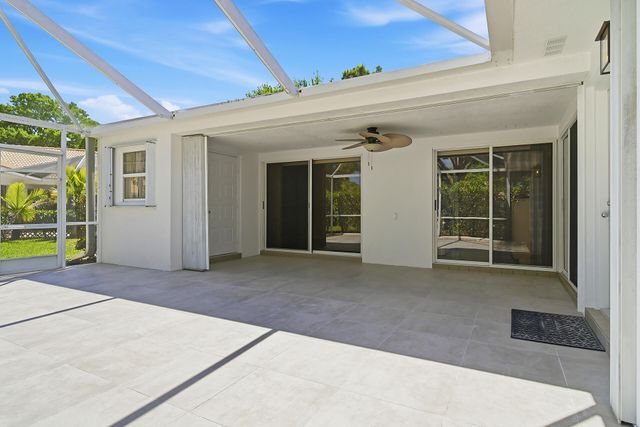 9502 Chapman Oak Court, Palm Beach Gardens, FL 33410