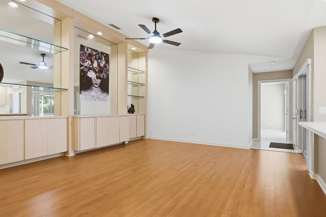 9502 Chapman Oak Court, Palm Beach Gardens, FL 33410