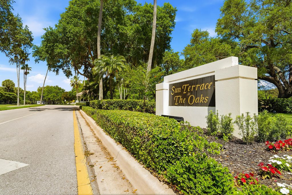9502 Chapman Oak Court, Palm Beach Gardens, FL 33410