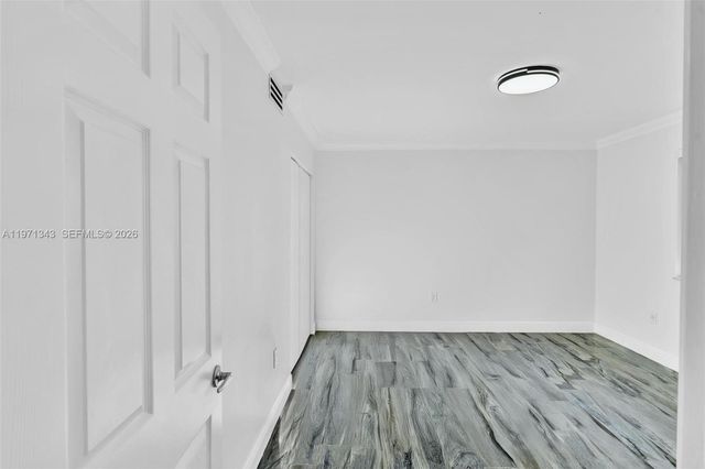 8900 Collins Ave 304, Surfside, FL 33154