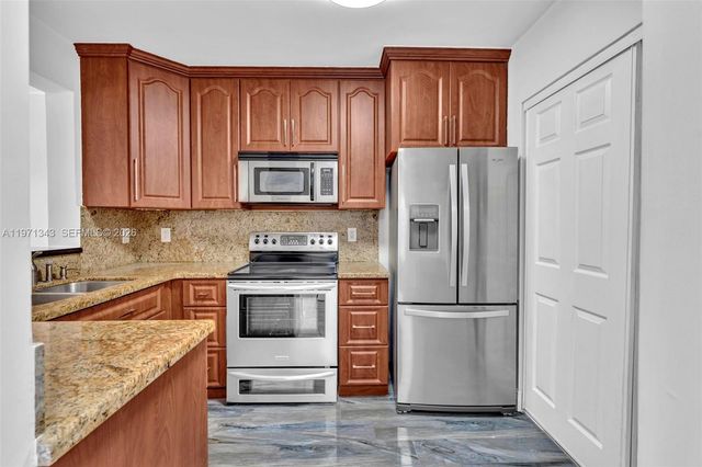 8900 Collins Ave 304, Surfside, FL 33154