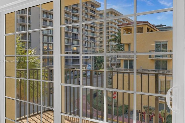 8900 Collins Ave 304, Surfside, FL 33154