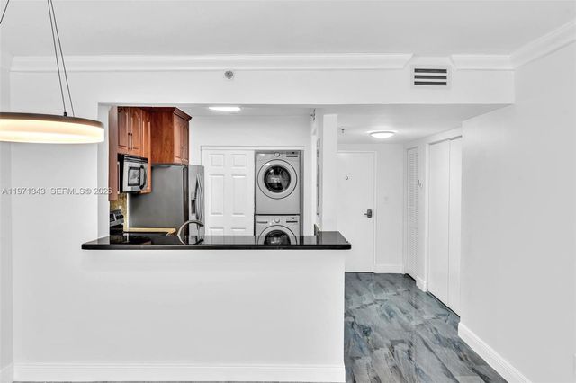 8900 Collins Ave 304, Surfside, FL 33154