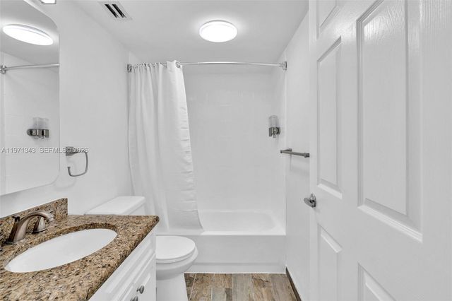 8900 Collins Ave 304, Surfside, FL 33154