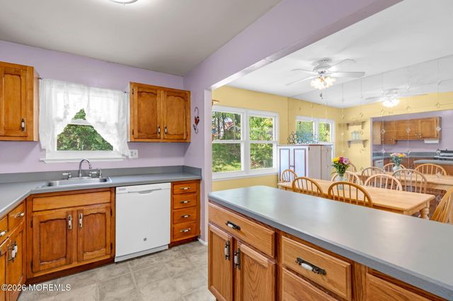 5 Hawaii Road, Jackson, NJ 08527