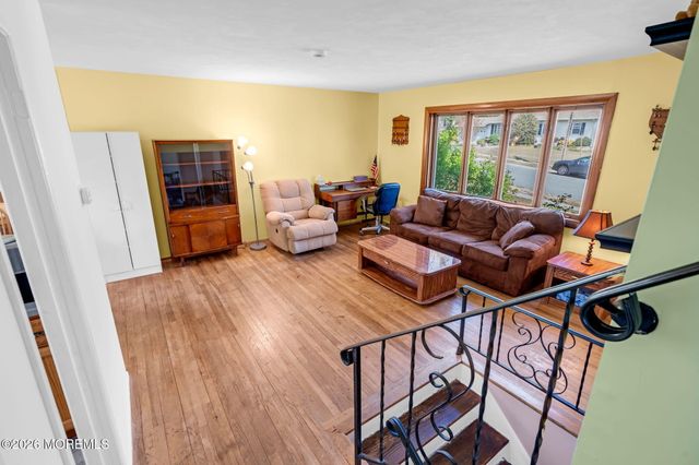 5 Hawaii Road, Jackson, NJ 08527