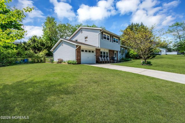 5 Hawaii Road, Jackson, NJ 08527