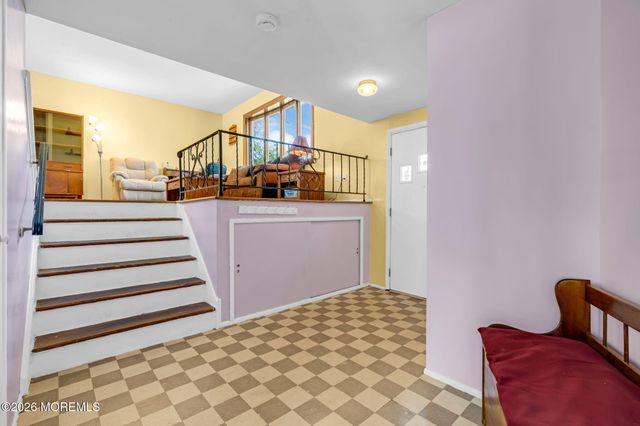 5 Hawaii Road, Jackson, NJ 08527