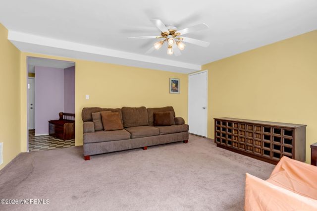 5 Hawaii Road, Jackson, NJ 08527