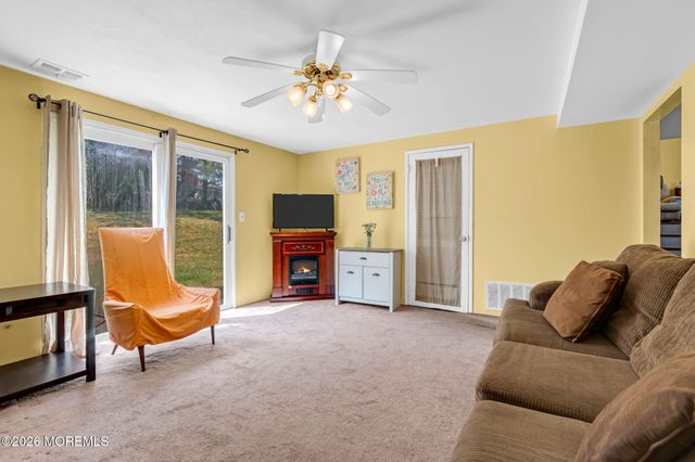 5 Hawaii Road, Jackson, NJ 08527