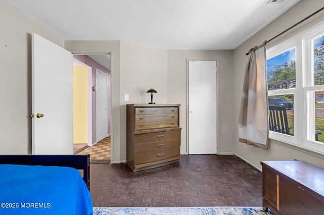 5 Hawaii Road, Jackson, NJ 08527