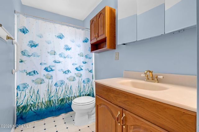 5 Hawaii Road, Jackson, NJ 08527
