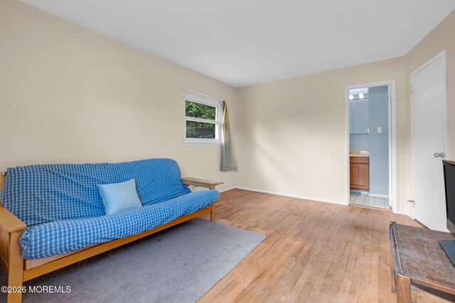 5 Hawaii Road, Jackson, NJ 08527