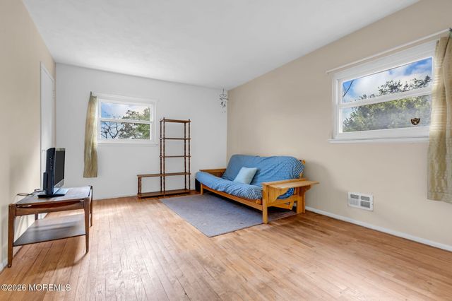5 Hawaii Road, Jackson, NJ 08527