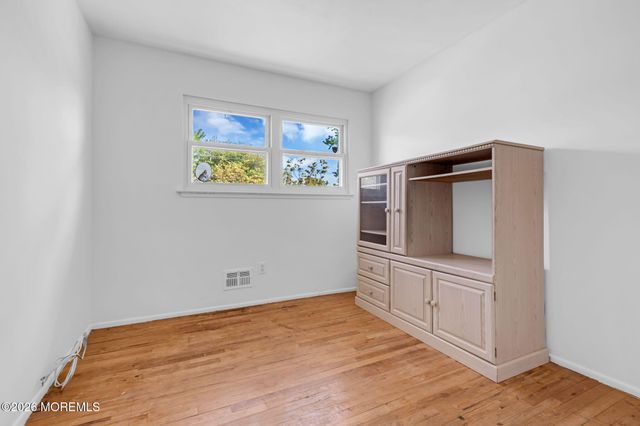 5 Hawaii Road, Jackson, NJ 08527