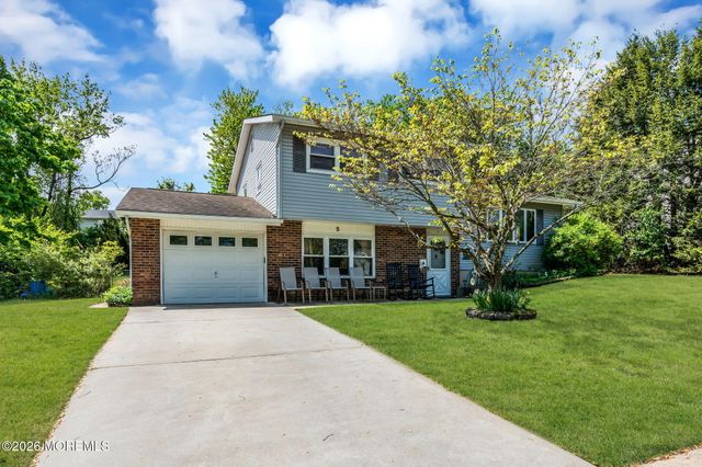5 Hawaii Road, Jackson, NJ 08527