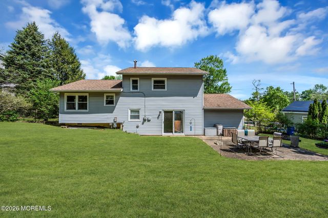 5 Hawaii Road, Jackson, NJ 08527