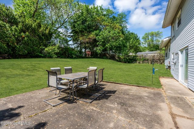 5 Hawaii Road, Jackson, NJ 08527