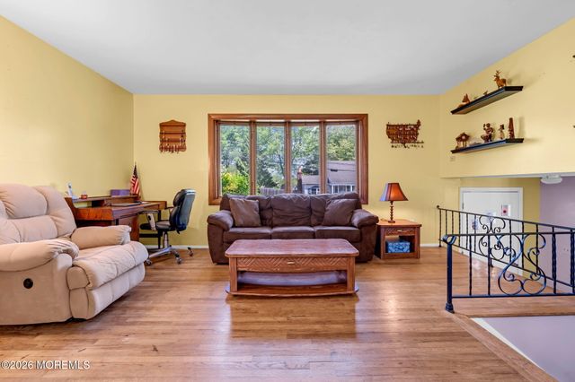 5 Hawaii Road, Jackson, NJ 08527