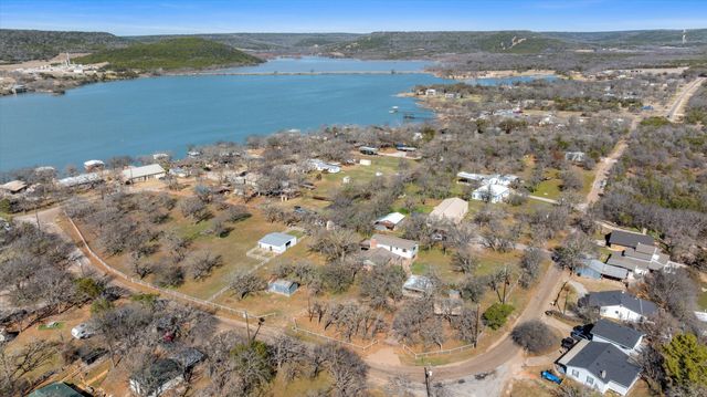393 Kennon Circle, Palo Pinto, TX 76484