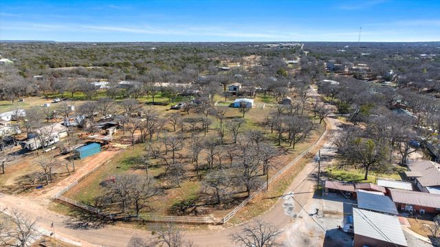 393 Kennon Circle, Palo Pinto, TX 76484