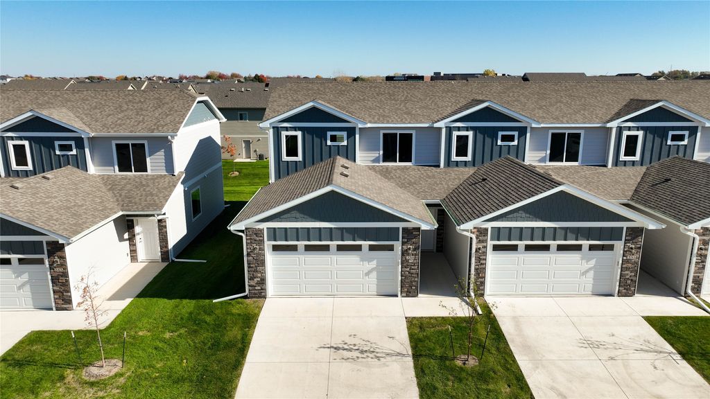 235 NW Waverly Drive, Waukee, IA 50263