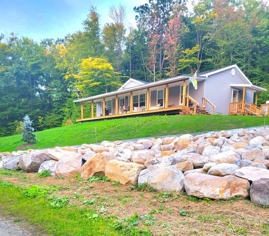 38 Oak Ridge Lane, Bennington, VT 05201