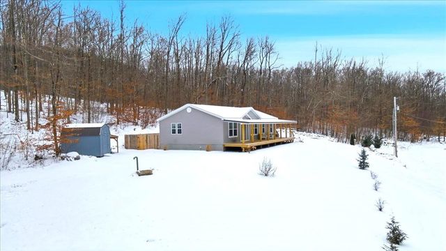 38 Oak Ridge Lane, Bennington, VT 05201