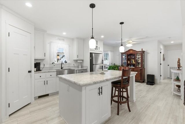 38 Oak Ridge Lane, Bennington, VT 05201