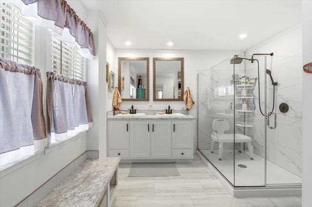 38 Oak Ridge Lane, Bennington, VT 05201