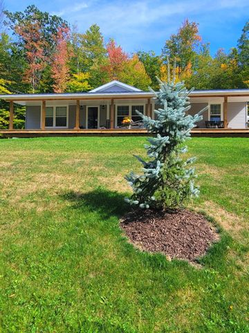 38 Oak Ridge Lane, Bennington, VT 05201