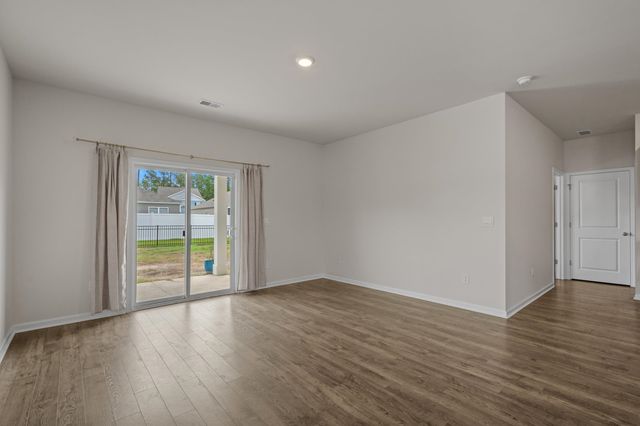 501 Hogwart Ln., Longs, SC 29568