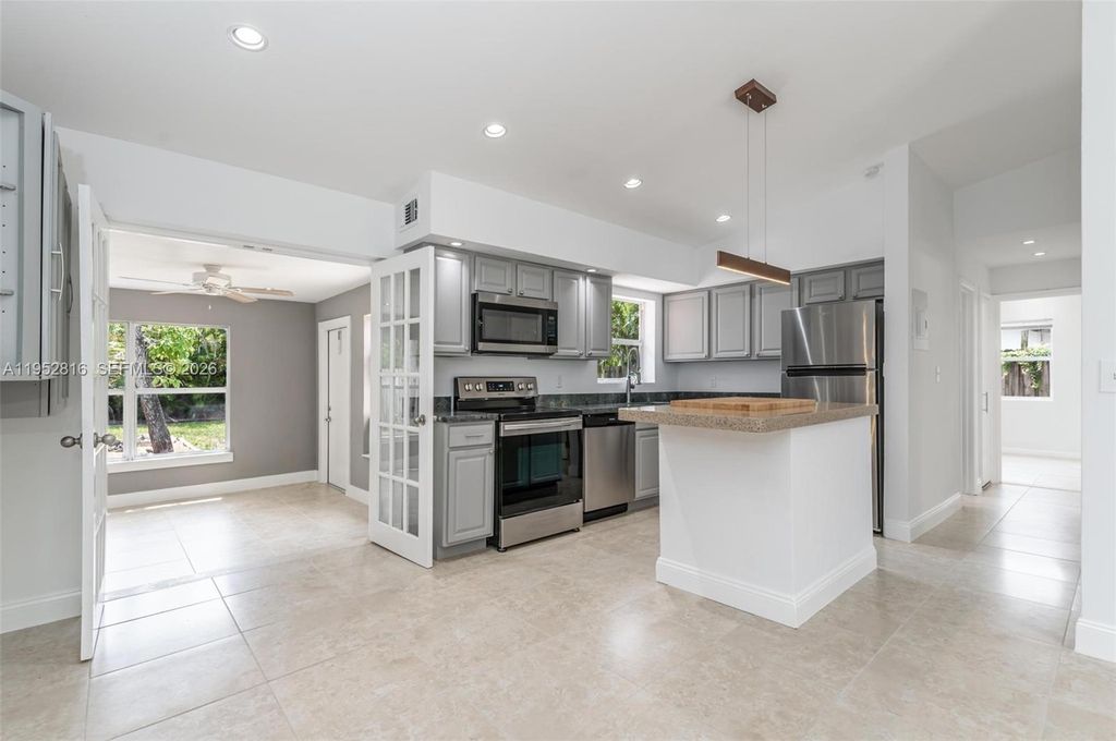 1032 SW 22nd Ter, Fort Lauderdale, FL 33312