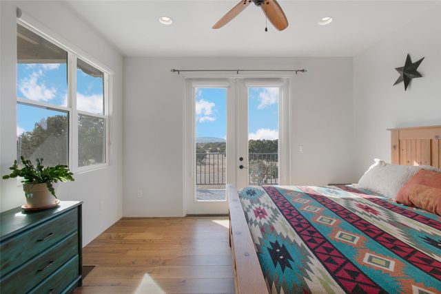 4 Herrada Court, Santa Fe, NM 87508