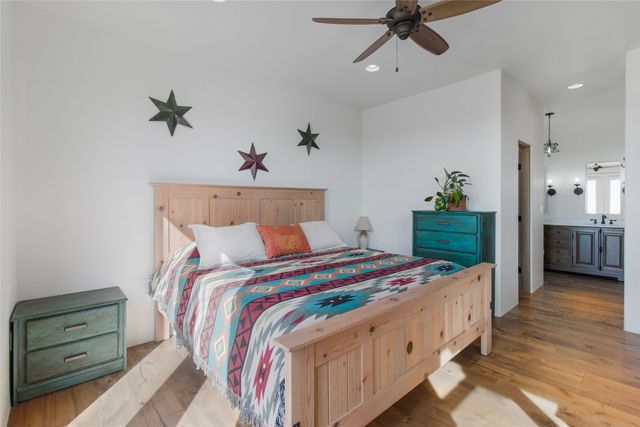 4 Herrada Court, Santa Fe, NM 87508