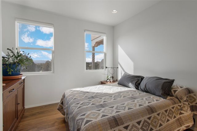 4 Herrada Court, Santa Fe, NM 87508