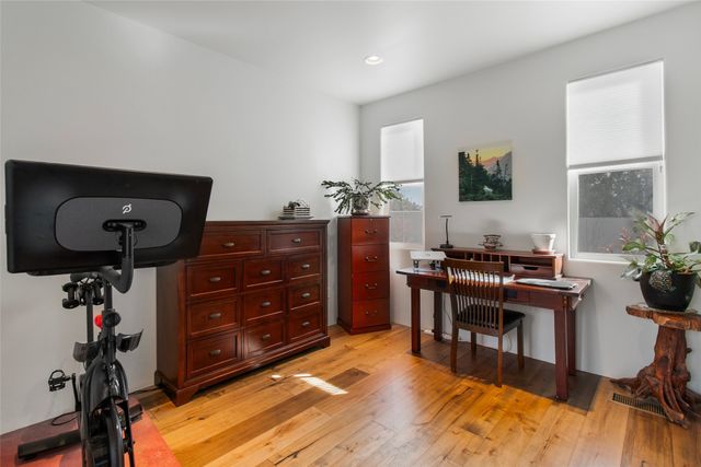 4 Herrada Court, Santa Fe, NM 87508