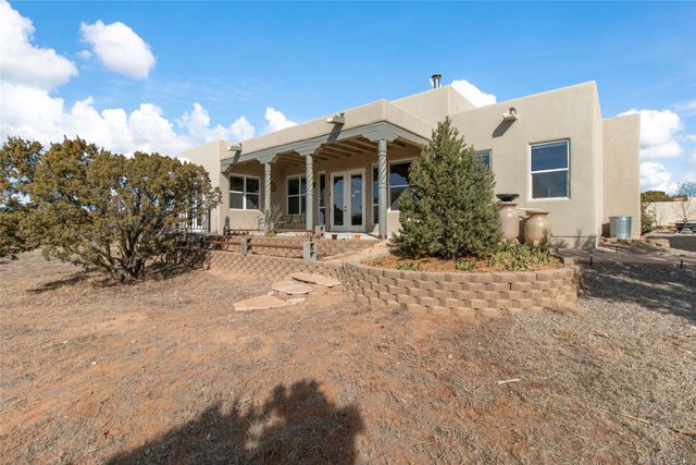 4 Herrada Court, Santa Fe, NM 87508