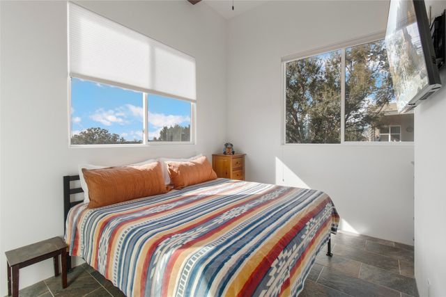 4 Herrada Court, Santa Fe, NM 87508