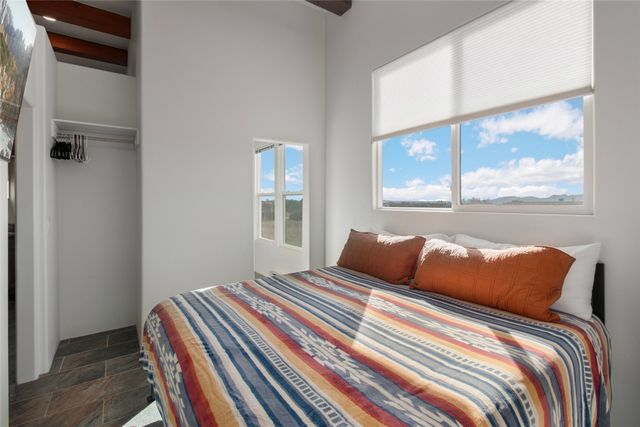 4 Herrada Court, Santa Fe, NM 87508