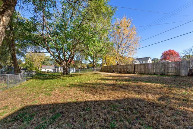 218 10th Street NW, Faribault, MN 55021