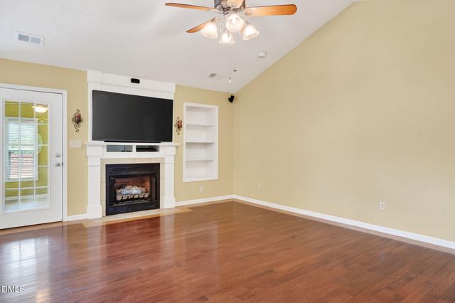 4552 Canasta Court, Hope Mills, NC 28348