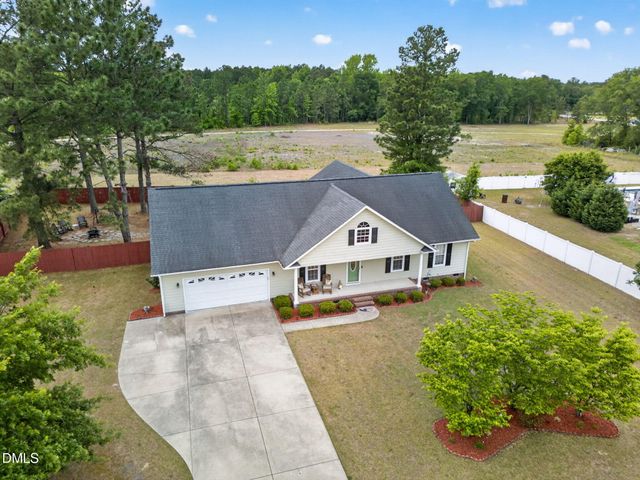 4552 Canasta Court, Hope Mills, NC 28348